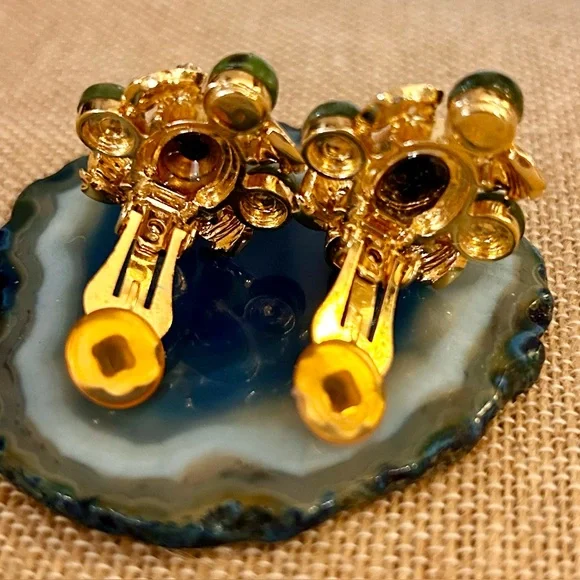 Vintage St. John Jade Beaded Gold-tone Clip-on Earrings - Picture 8 of 12